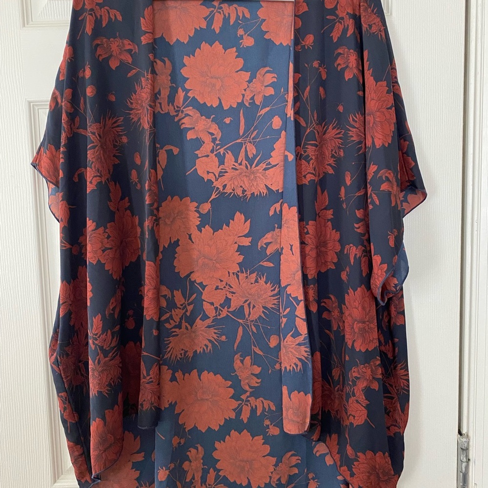 Woman's Cover Up Size M-LG